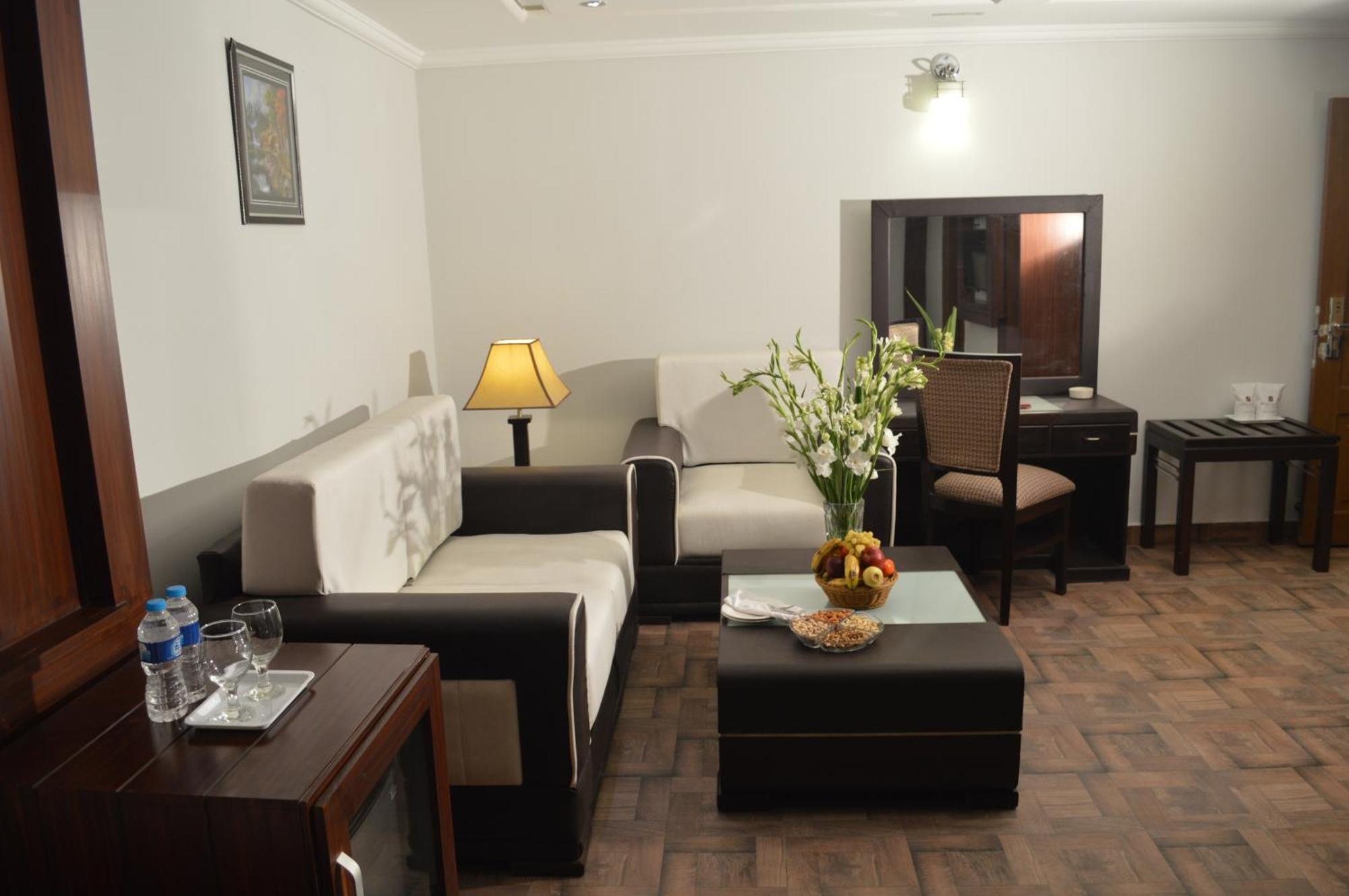 Fort Continental Hotel بيشاور المظهر الخارجي الصورة