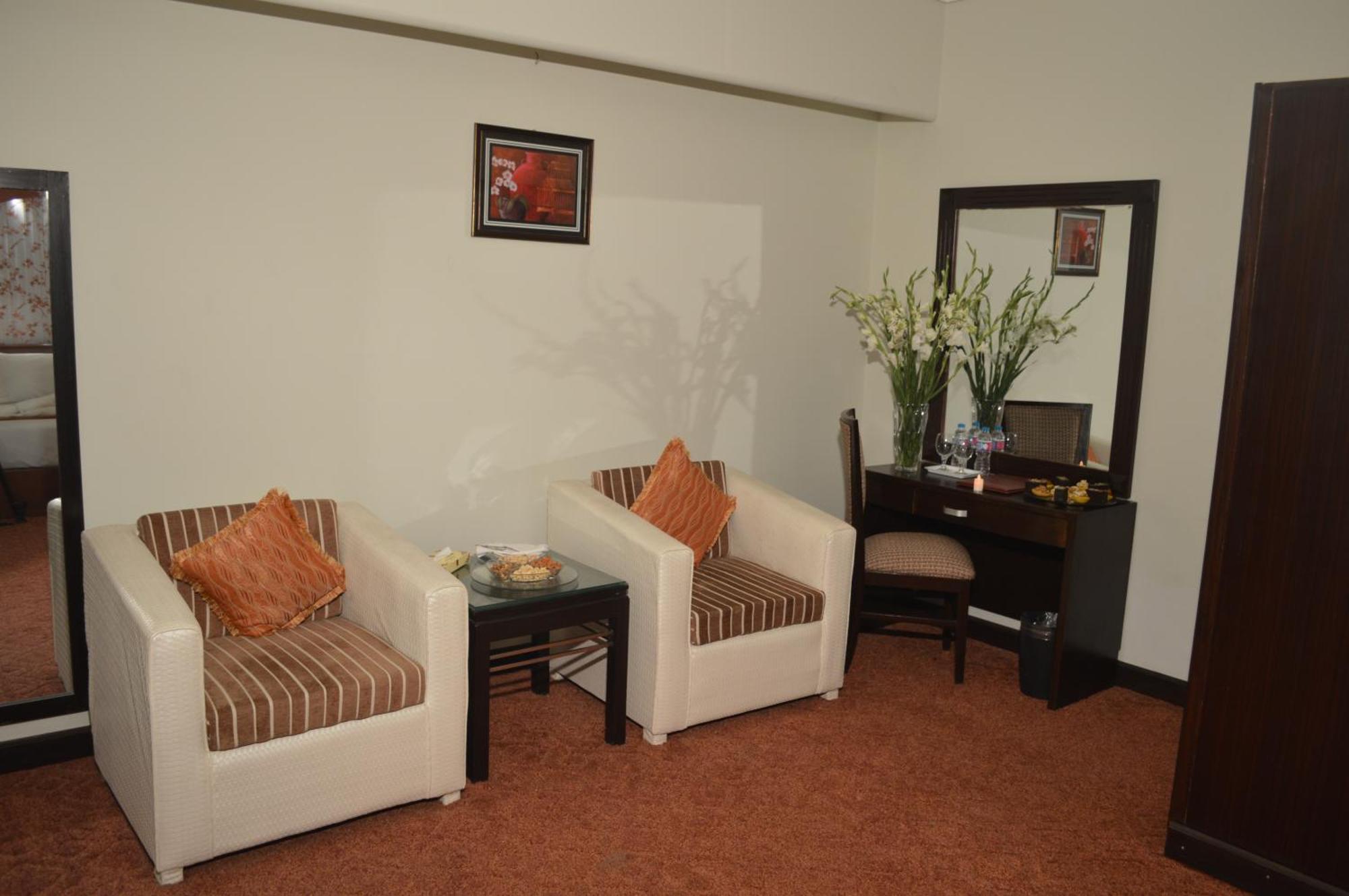 Fort Continental Hotel بيشاور المظهر الخارجي الصورة