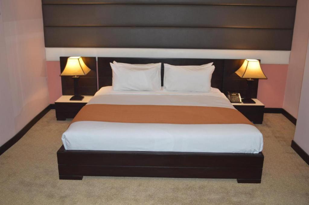 Fort Continental Hotel بيشاور المظهر الخارجي الصورة