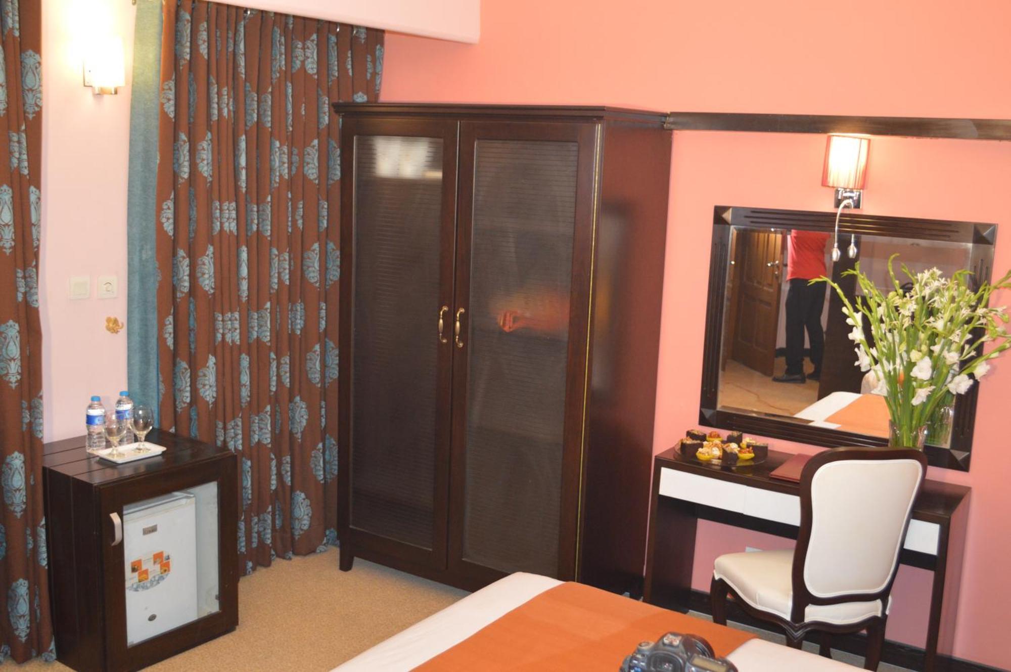 Fort Continental Hotel بيشاور المظهر الخارجي الصورة